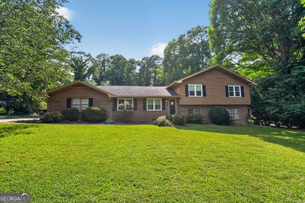 2197 Valley Creek Circle Snellville