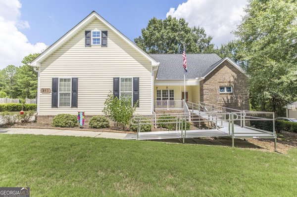 250 Natchez Trace, Macon