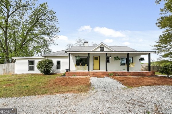 1015 Sid Hunter Road Senoia