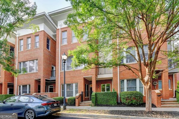 745 Fountainhead Lane, Atlanta