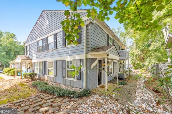 1313 Surrey Lane Marietta