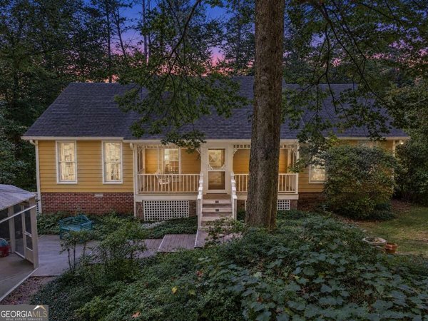 724 Clarke Trail, Dacula