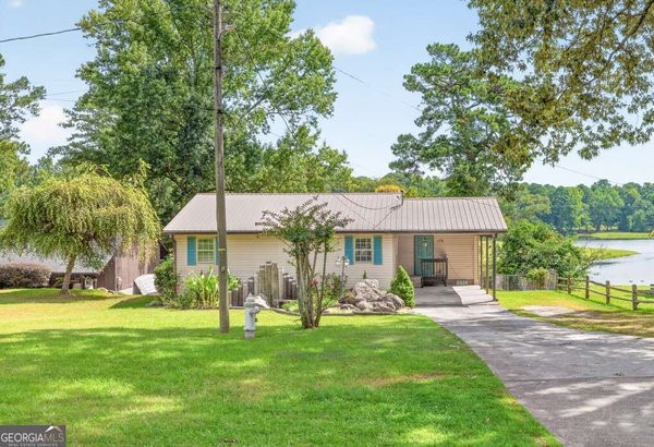 976 Walker Lake Road Conyers