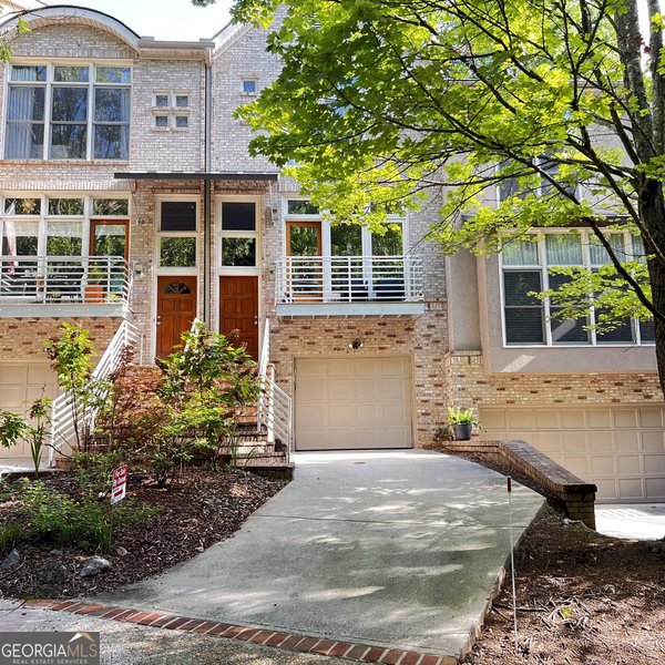 1286 Fernwood Circle Brookhaven