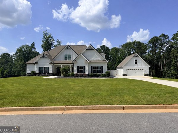 73 Starr Place Newnan