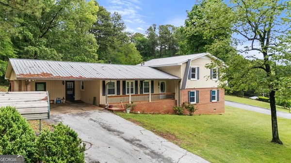 301 Briarwood Drive, Calhoun