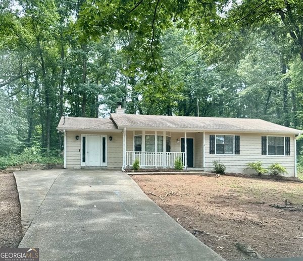 108 Hilltop Circle, Stockbridge