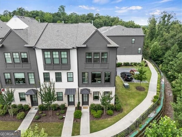 6579 Beacon Drive, Atlanta