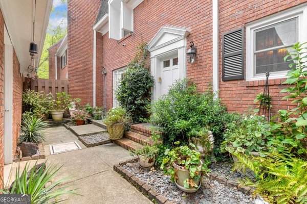 1417 Ashford Place, Brookhaven