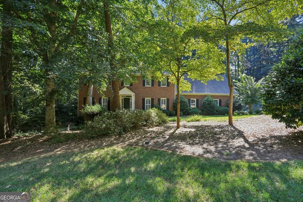 1090 Applecross Drive, Roswell