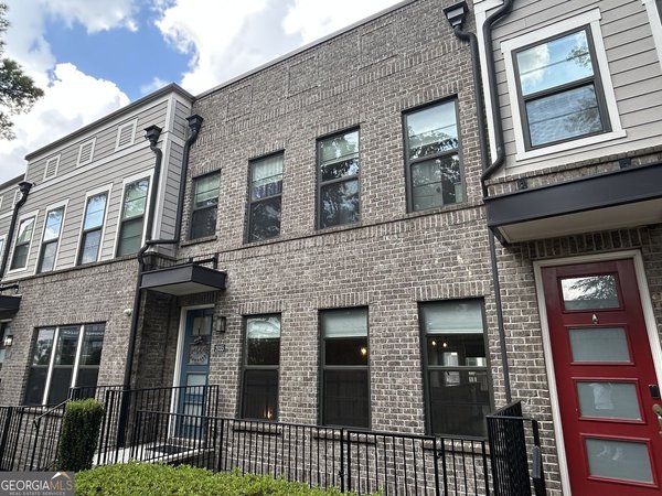 2035 Holtz Lane, atlanta