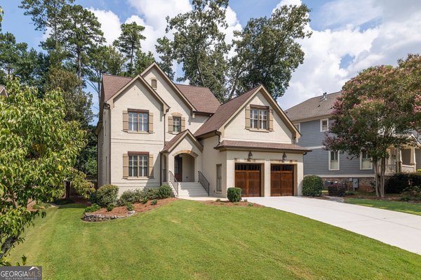 2657 Valvedere Drive, Brookhaven
