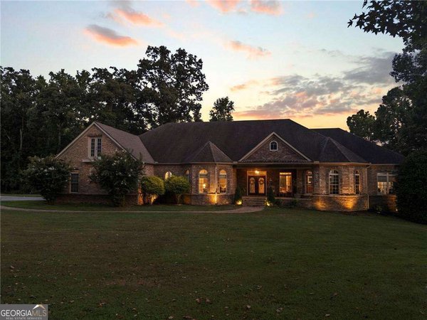 456 Valley Road, Rydal