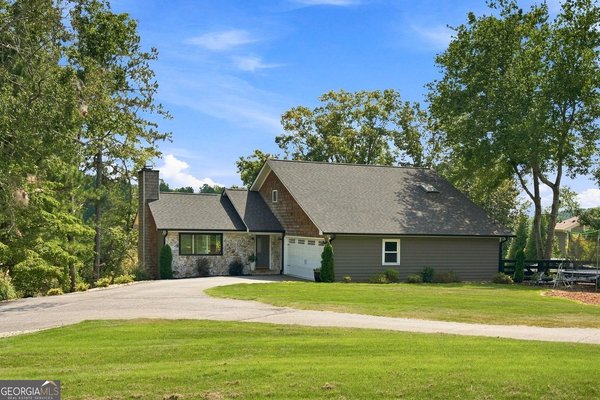 8915 Bay Lane, Gainesville