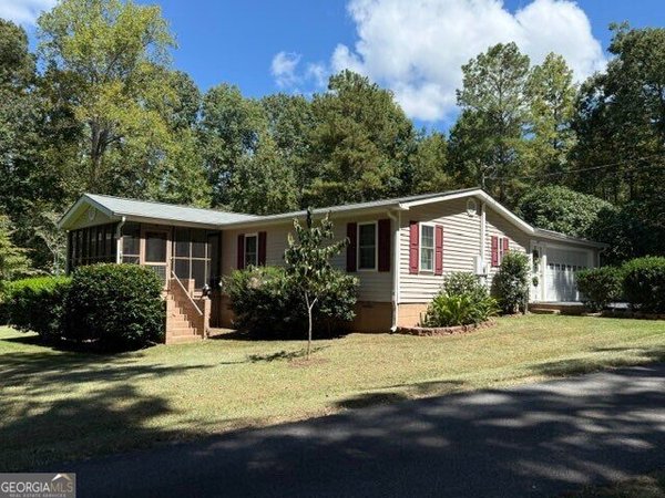 145 Log Cabin Road, Milledgeville