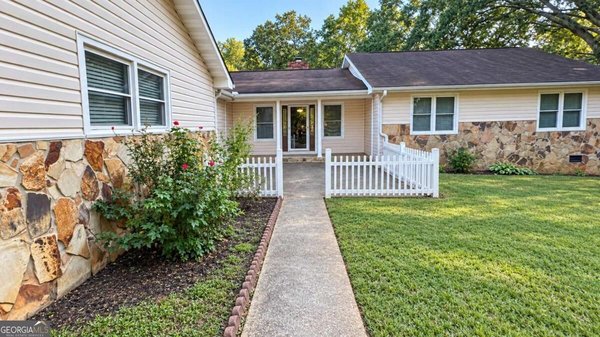 330 Southmoor Circle, Stockbridge