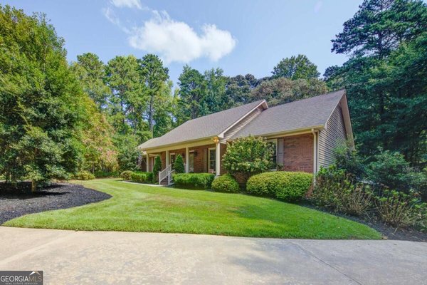 111 Henderson Lake Drive, Canton