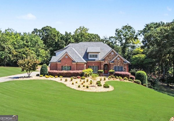 116 River Bend Dr, Hoschton