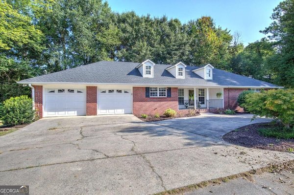 9 1/2 Greenbriar Avenue, Cartersville