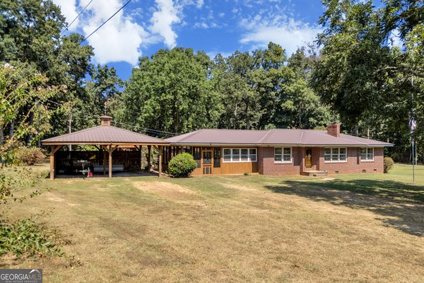 1104 Double Bridges Road, Elberton