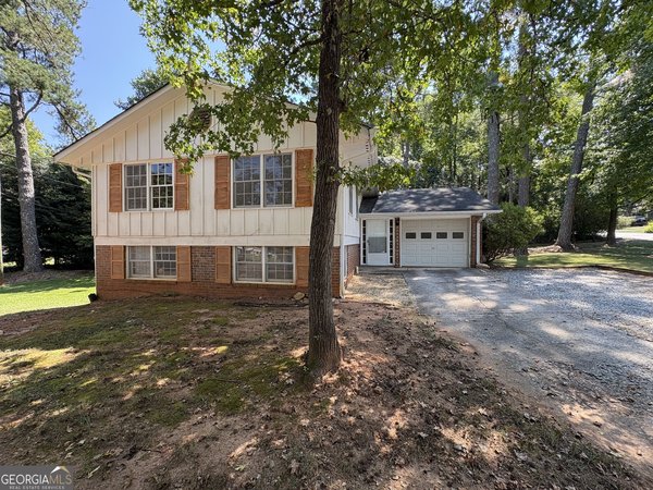 595 Camelot Drive, Athens