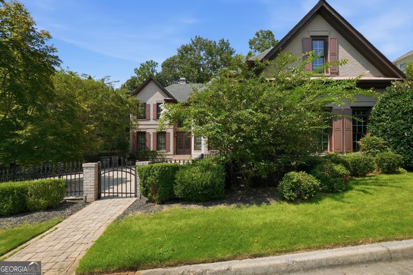 245 Steeple Point Drive, Roswell