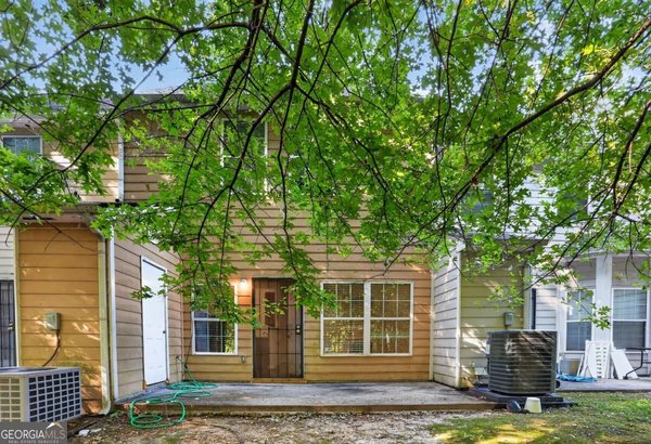 213 Brookview Drive, Riverdale