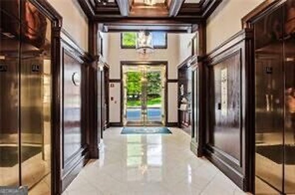 77 Peachtree Place, Atlanta