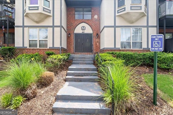 6851 Roswell Road, Sandy Springs
