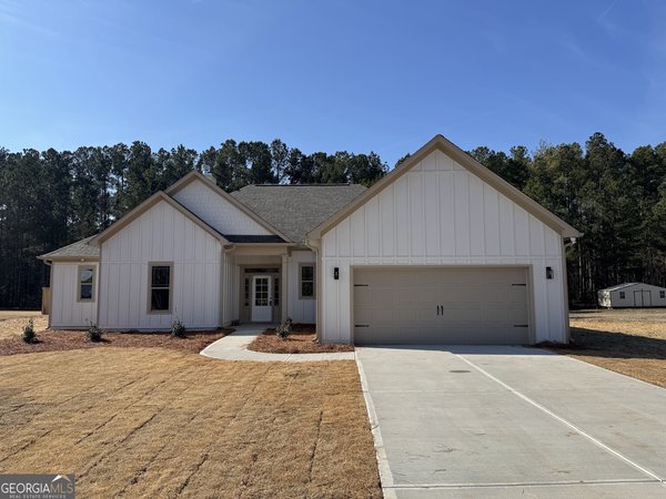 175 Country World Drive, Macon