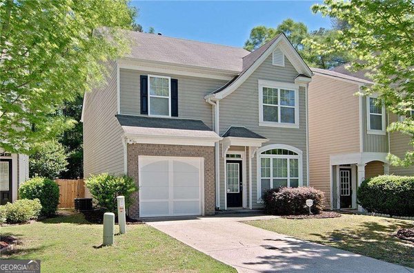 100 Oleander Way, Canton