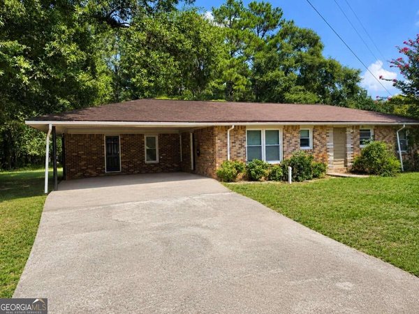 524 Sawmill Road, Hampton