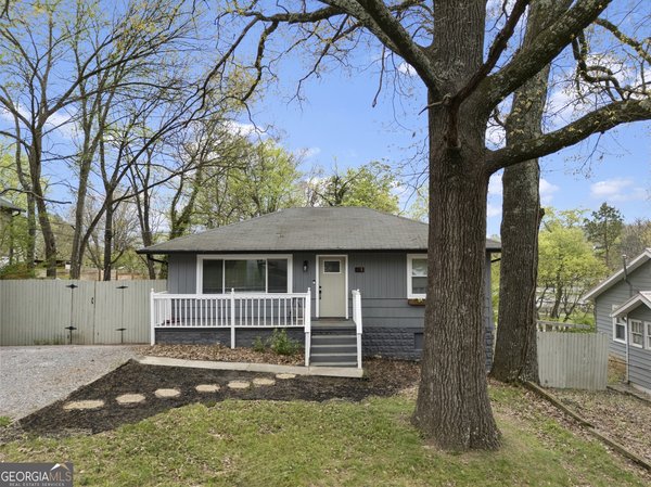 455 Warren Street, Rossville