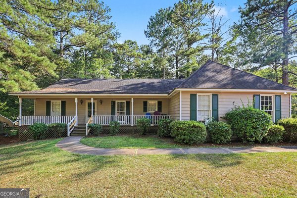 1624 Carriage Hills Drive, Griffin