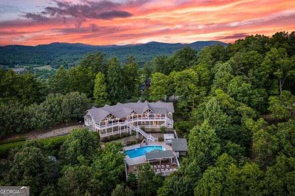132 Oak Ridge Way, Morganton