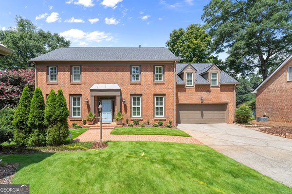 255 Tenth Fairway, Roswell