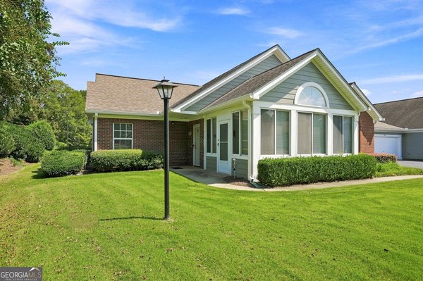 2112 Carefree Circle Marietta