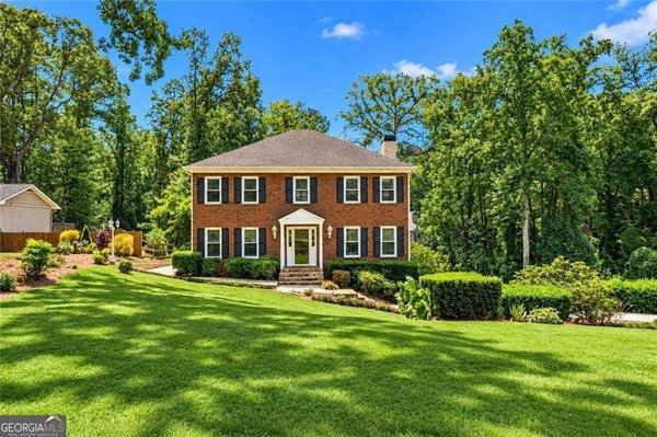 4585 Hunting Hound Lane Marietta