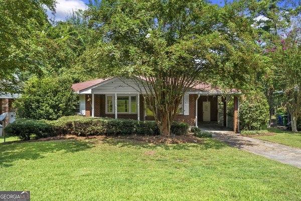 2592 Woodridge Drive, Decatur