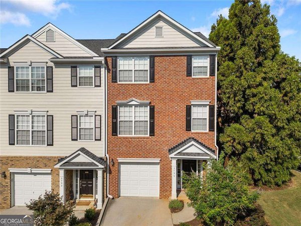 3796 Chattahoochee Summit Drive, Atlanta