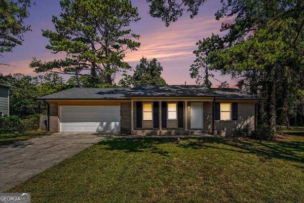 2195 Rochelle Way, Atlanta