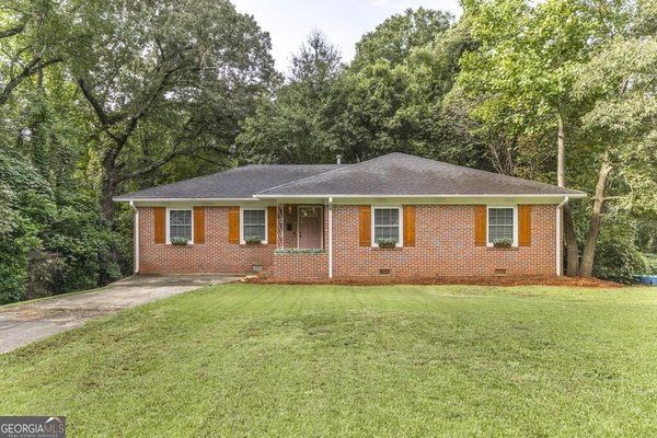 460 Sunset Circle Forsyth