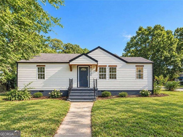 1046 Cheaves Street Forest Park