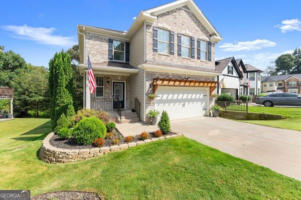 main picture of 5815 Crest Oak Way, Cumming