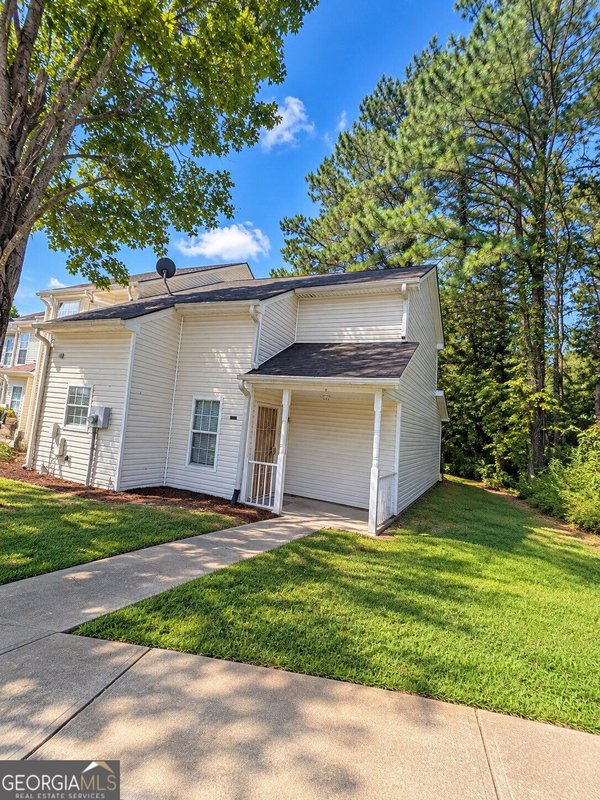 5896 Trent Walk Drive Lithonia