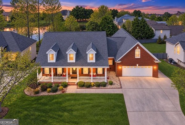 211 Graymist Path, Loganville