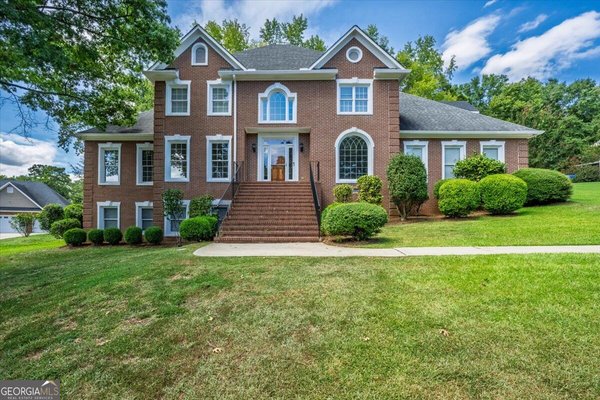 216 Hunters Hill Court, Macon