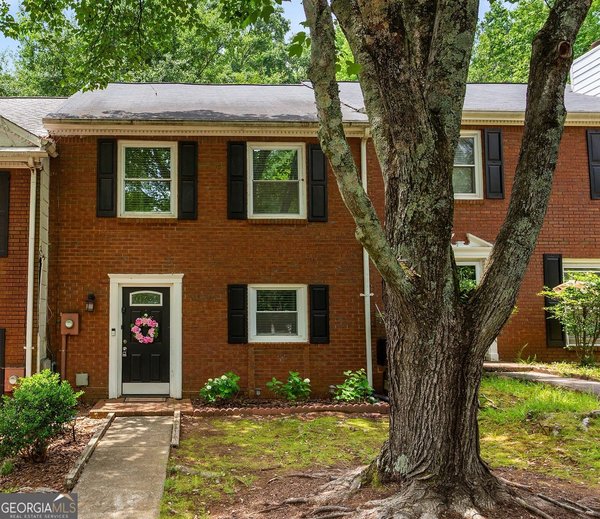 169 Willow Stream Court, Roswell