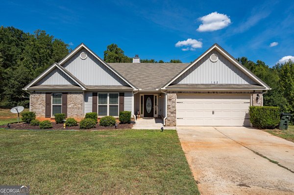 198 White Circle, Winterville