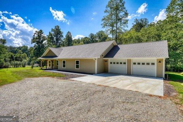 590 Pinebrook Drive, Blairsville